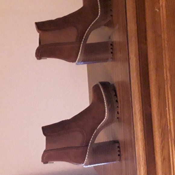 Shoes - Picture 5 of 5